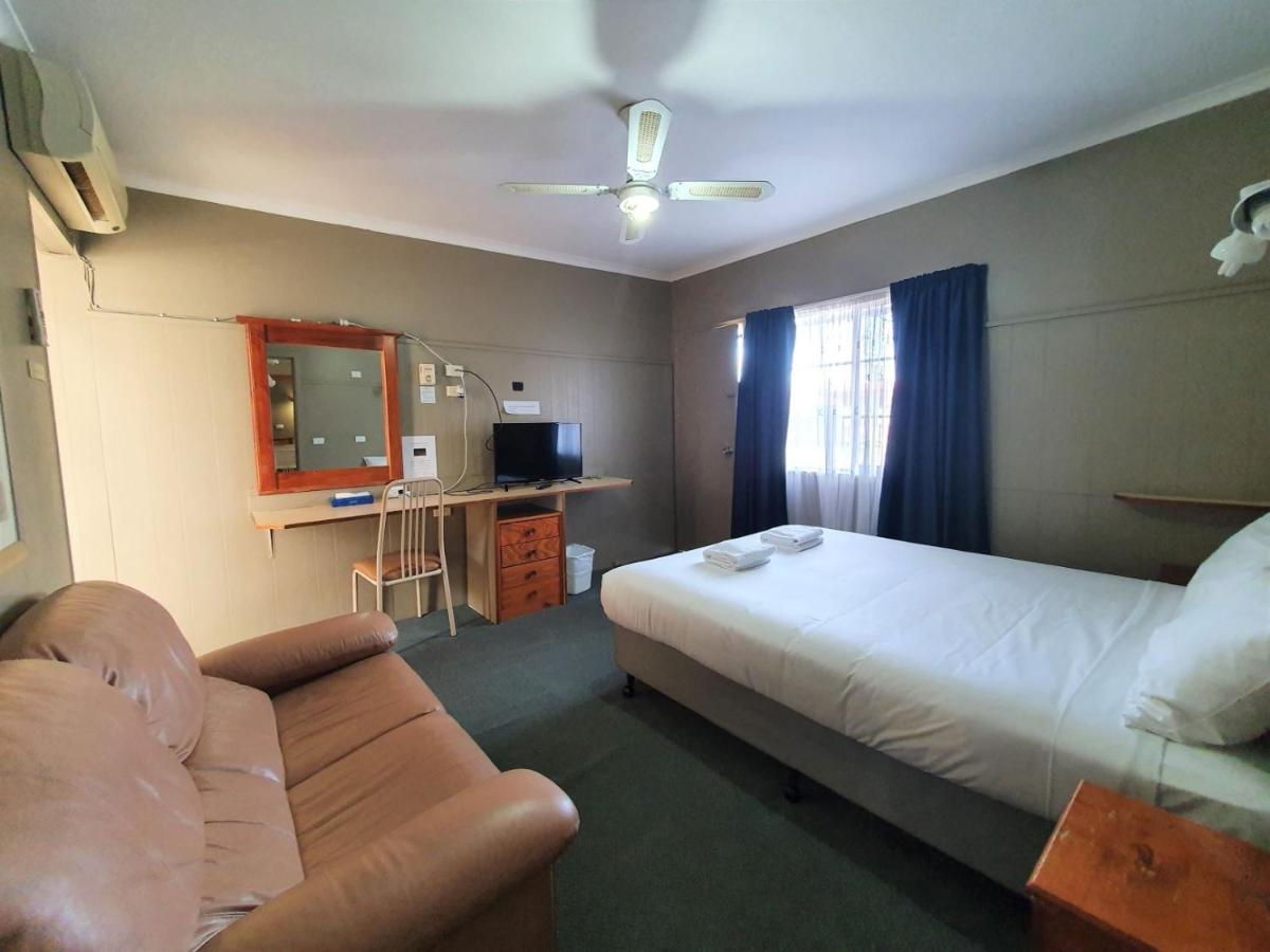 Ardeanal Motel West Wyalong Exterior foto